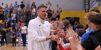 Andy Hipsher končí, Olomoucko povede Matt Jones