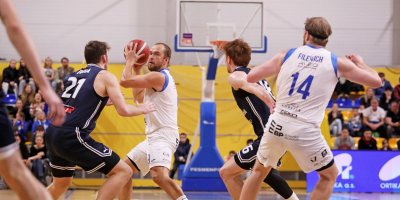 S vysokoškoláky potřebujeme uhájit domácí palubovku