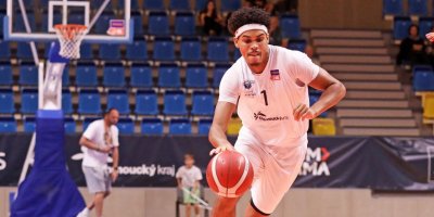 V předehrávce proti rozjetým Pardubicím